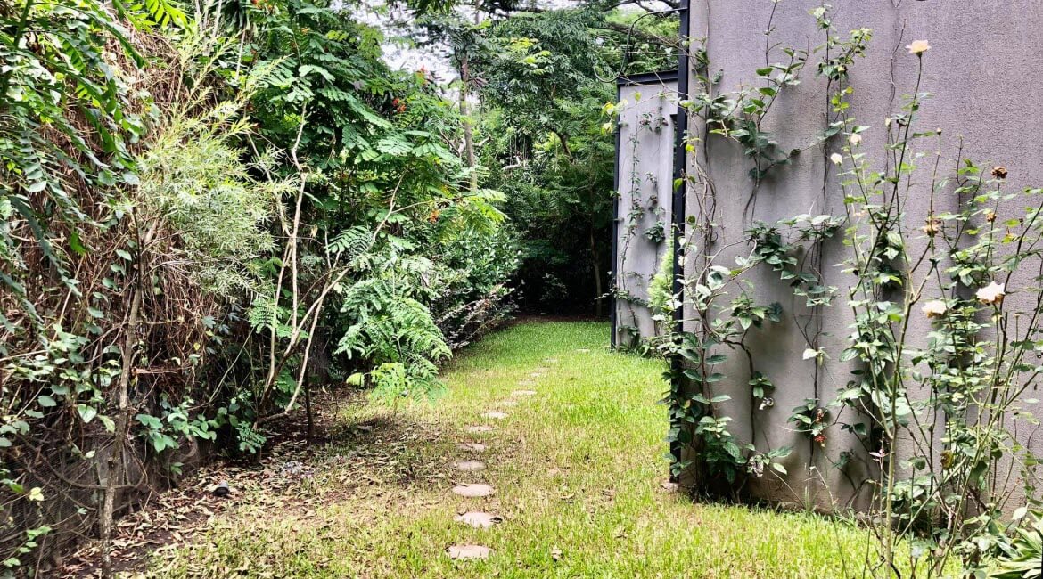 Houses for sale in Santa Ana