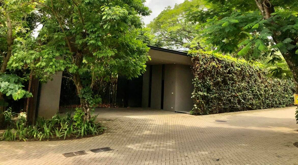Houses for sale in Santa Ana
